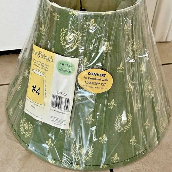 NOS Waverly Home Classics Lamp Shade #159707 - Fleur De Lis Pattern Dark Green - Picture 1 of 5